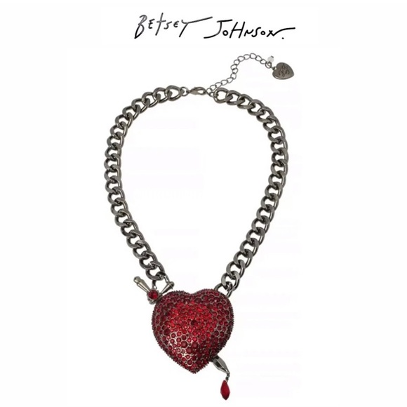 NWT Betsey Johnson 💋GLAMPIRE HEART DAGGER Hematite Tone Red Stones Necklace - Picture 2 of 6